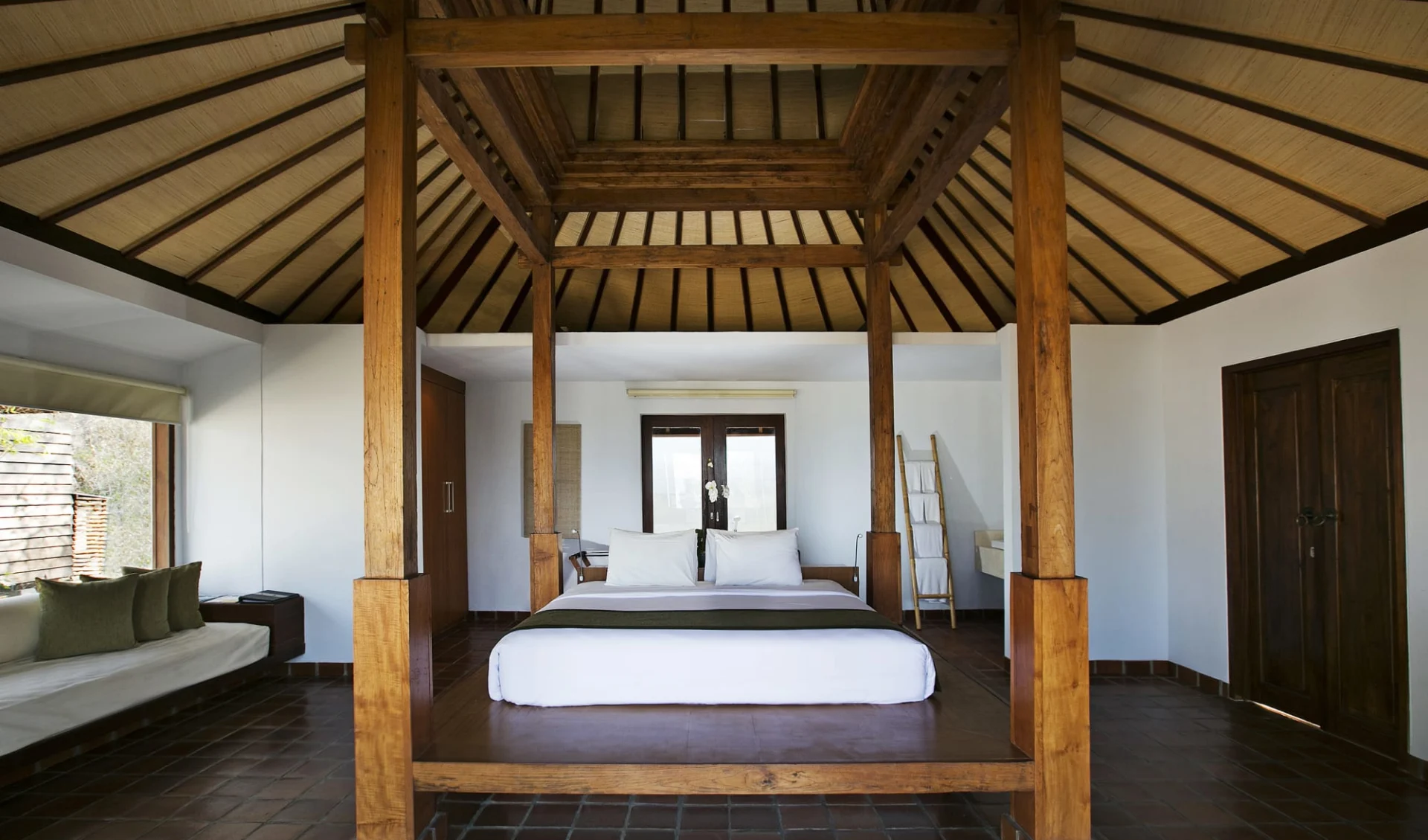 The Menjangan in Nordbali: Beach Villa | Interior