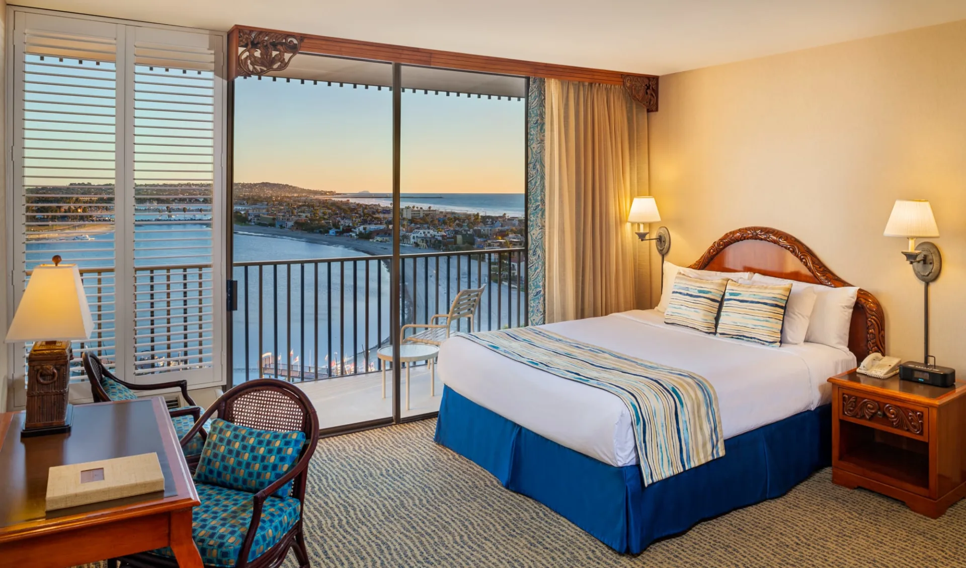 Catamaran Resort & Spa in San Diego:  Catamaran Resort - BayView_King