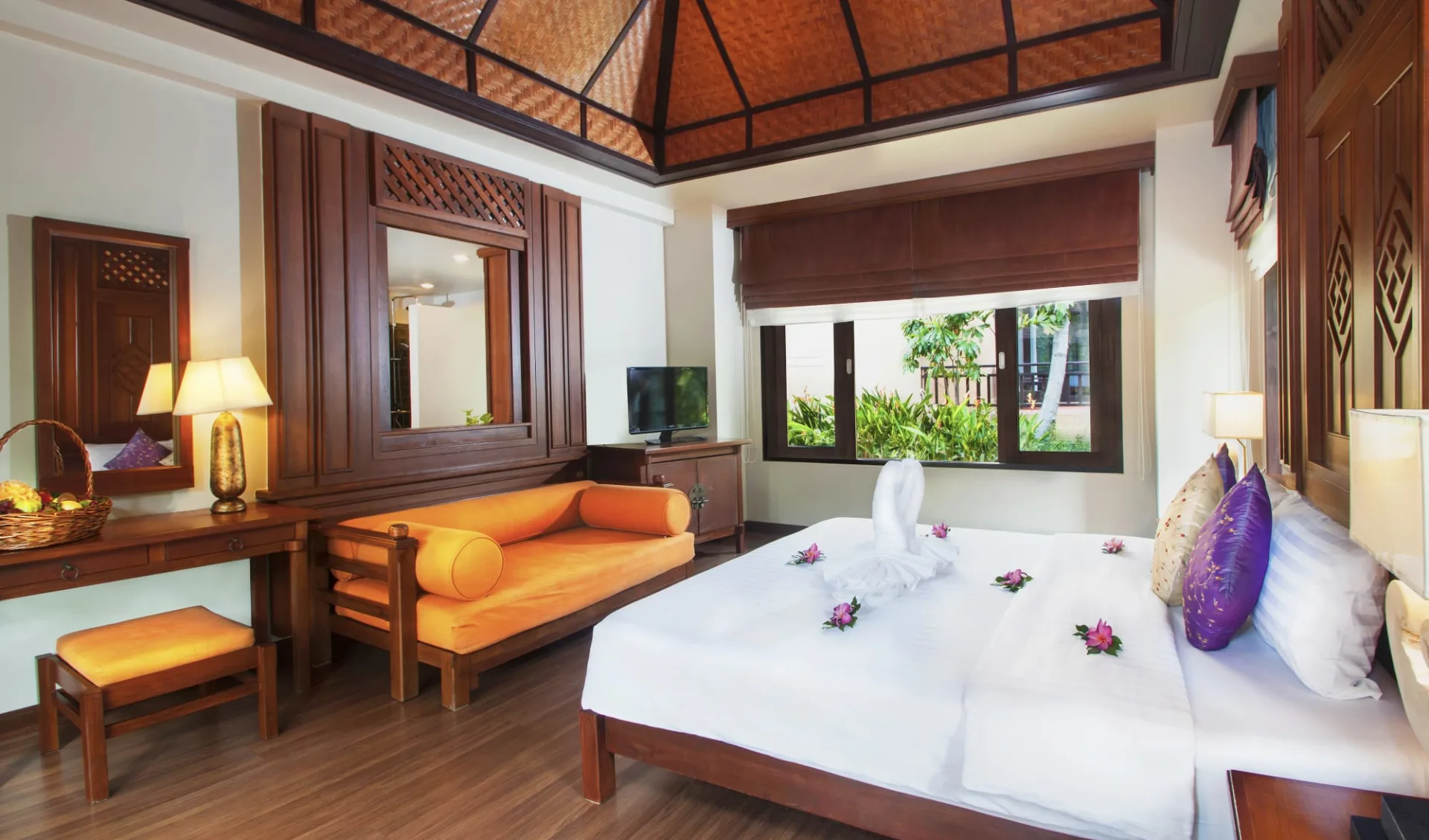 Fair House Beach Resort & Hotel in Ko Samui: Deluxe Bungalow | Bedroom