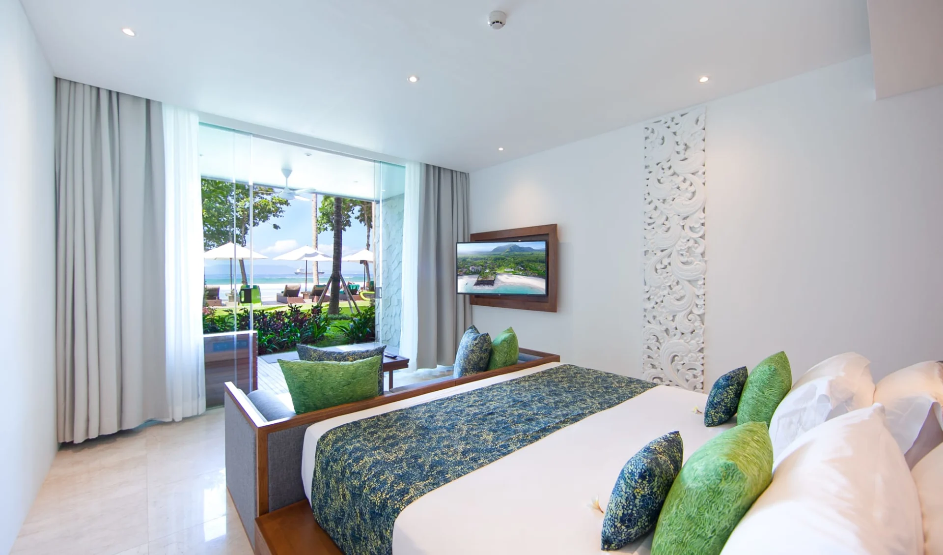 Candi Beach Resort & Spa in Ostbali: Deluxe Junior Suite Ocean View