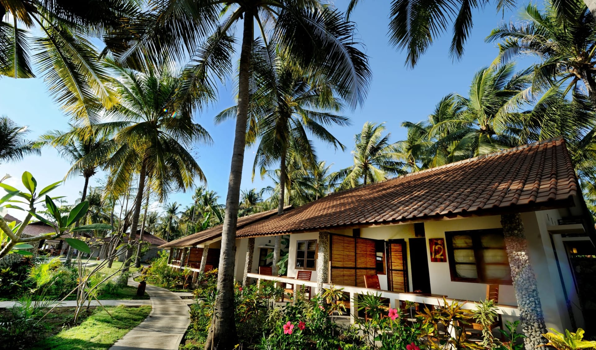 Cocotinos Sekotong in Lombok:  Garden Room Ocean/Poolview
