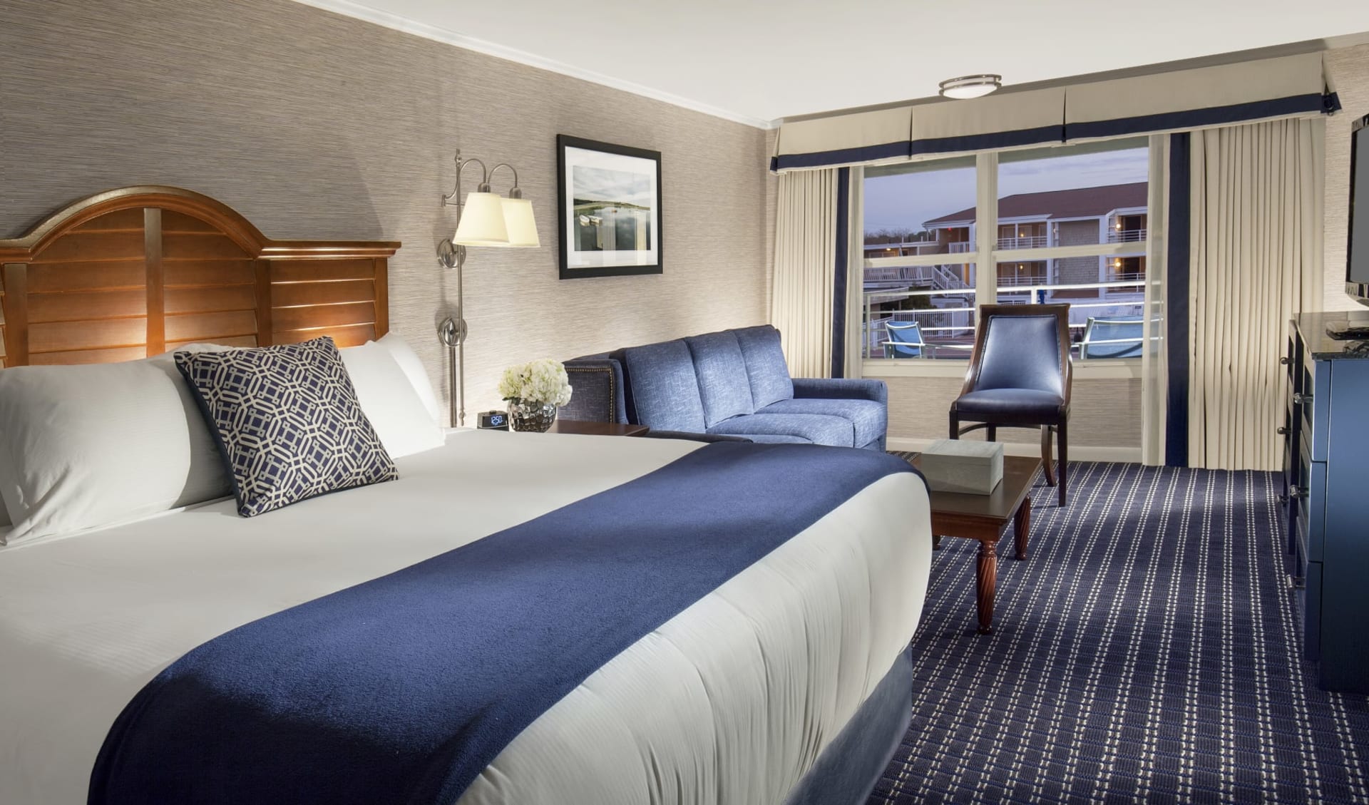 Hyannis Harbor Hotel:  Hyanni Harbour hotel_Deluxe Room