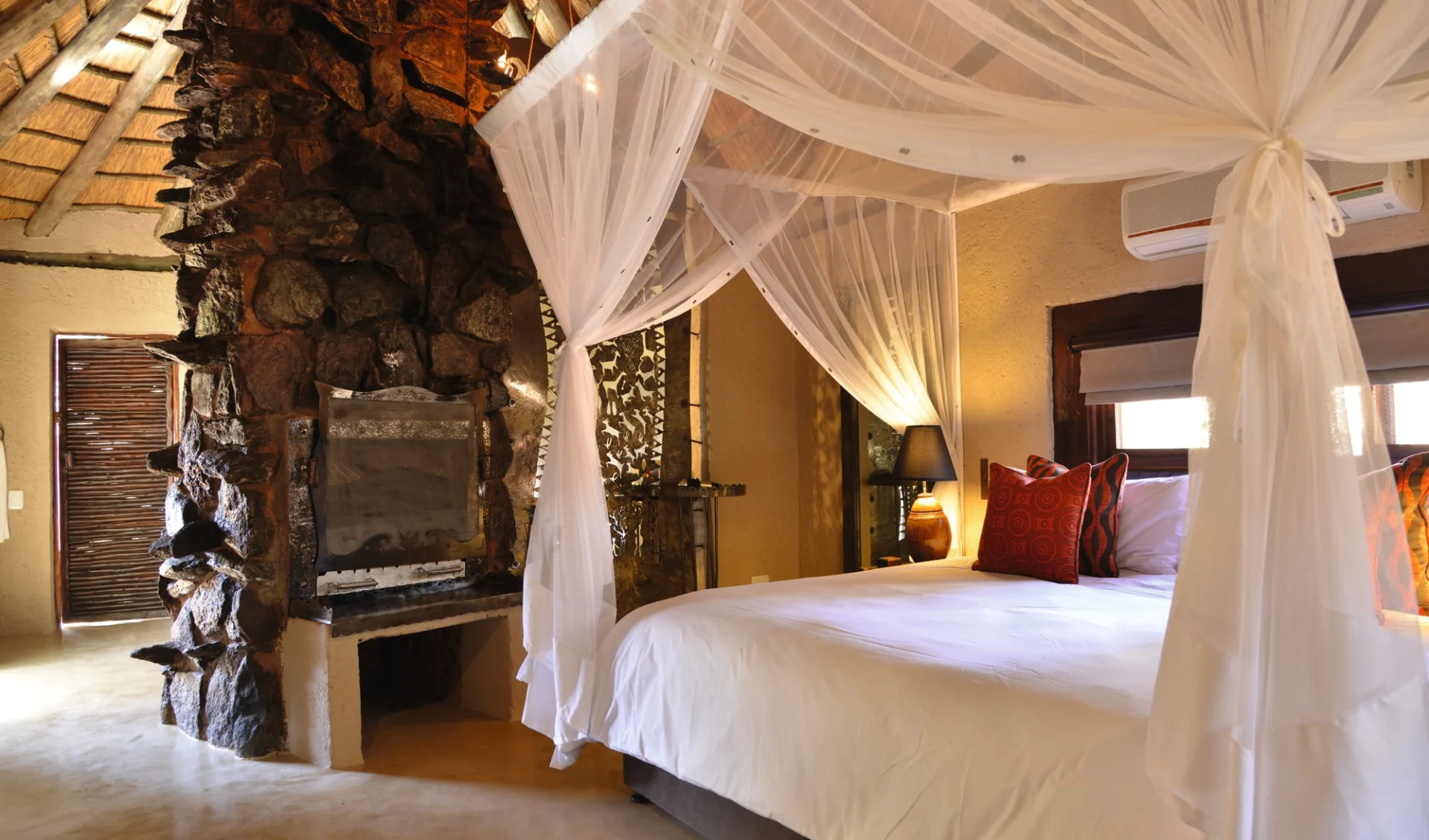 Makalali River Lodge in Makalali Game Reserve:  Makalali Private Game Lodge - Standard Zimmer