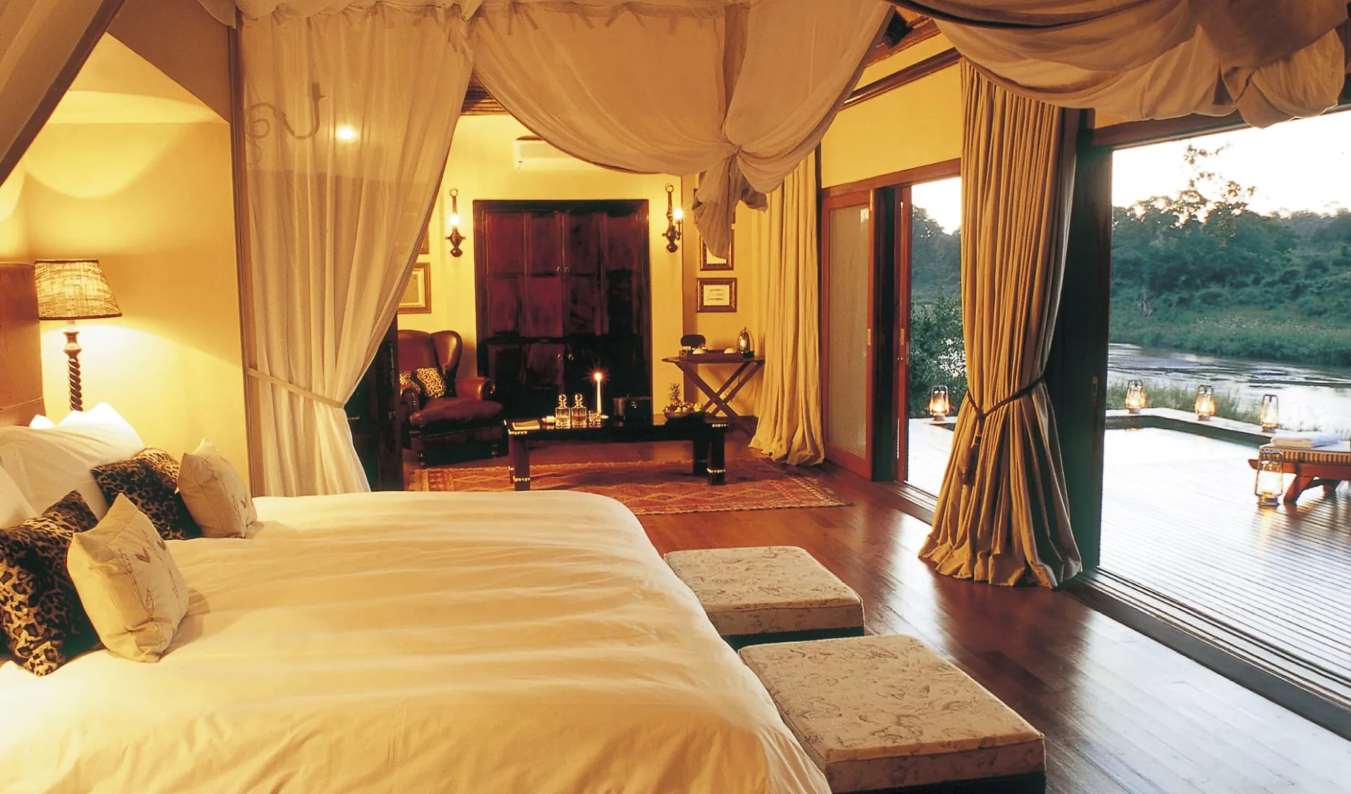 Lion Sands Narina Lodge in Sabi Sands:  Narina Lodge - Suite Bedroom