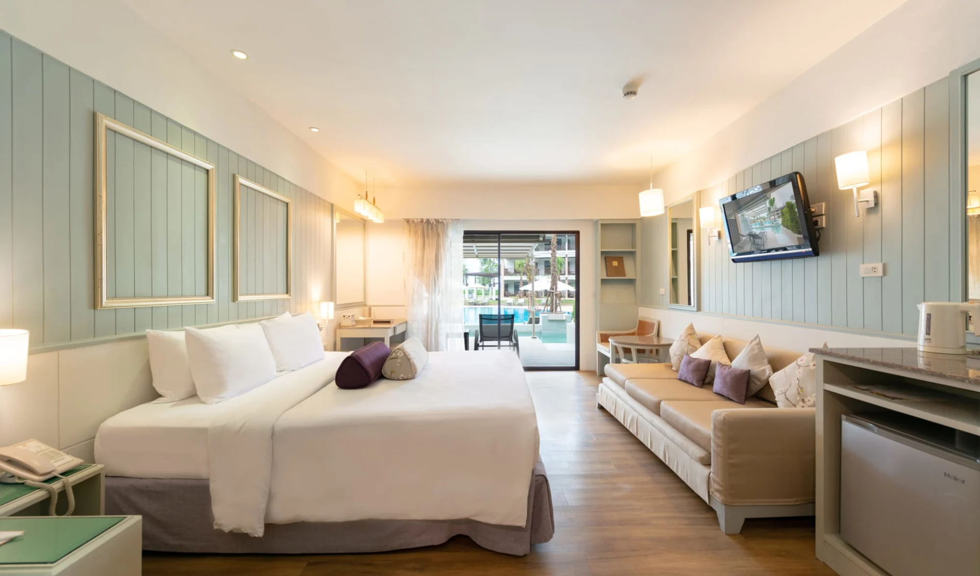 Katathani Phuket Beach Resort: Pool Access (Bhuri Wing)