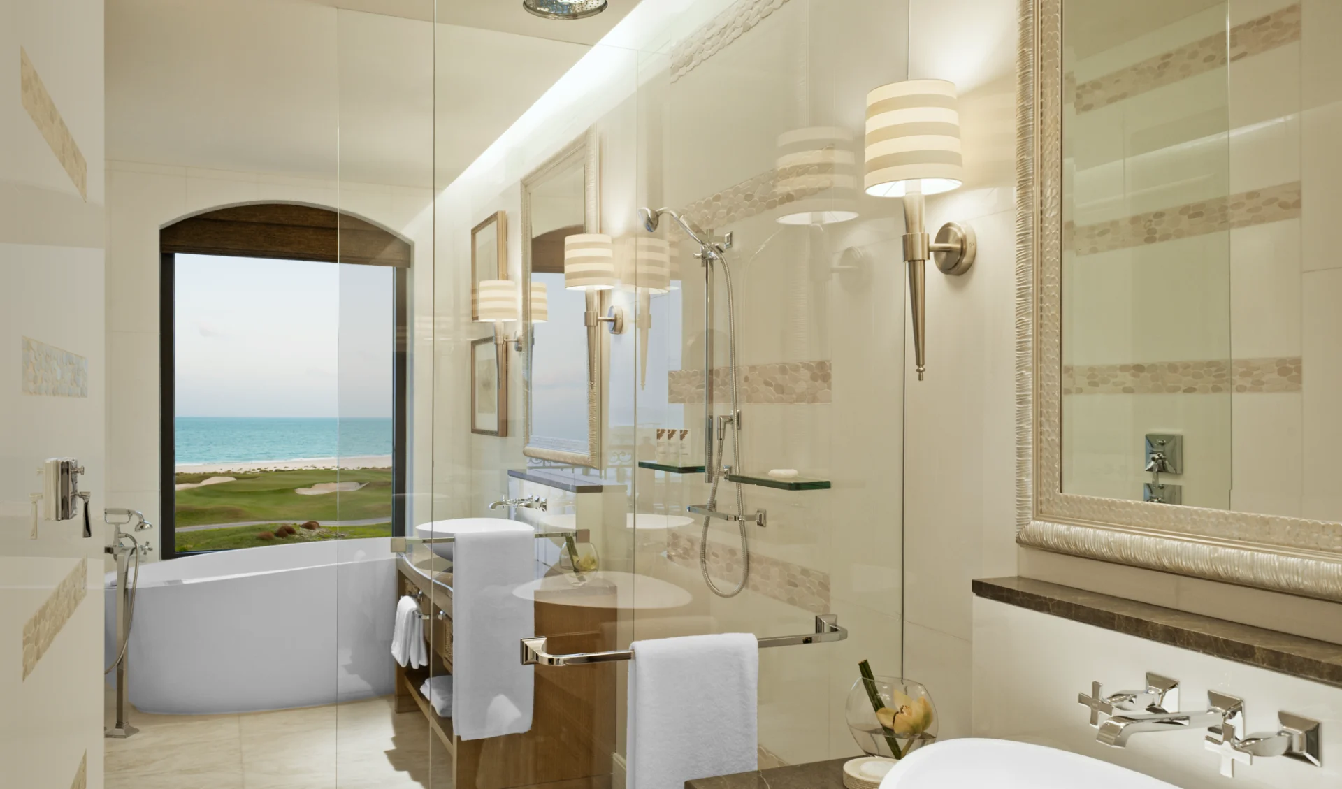 St. Regis Saadiyat Island Resort Abu Dhabi:  St. Regis Saadiyat Island Resort Abu Dhabi - Superior Sea View Badezimmer