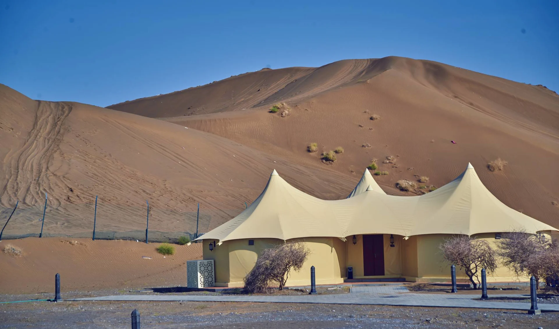 Dunes by Al Nahda in Barka: Suite Tent