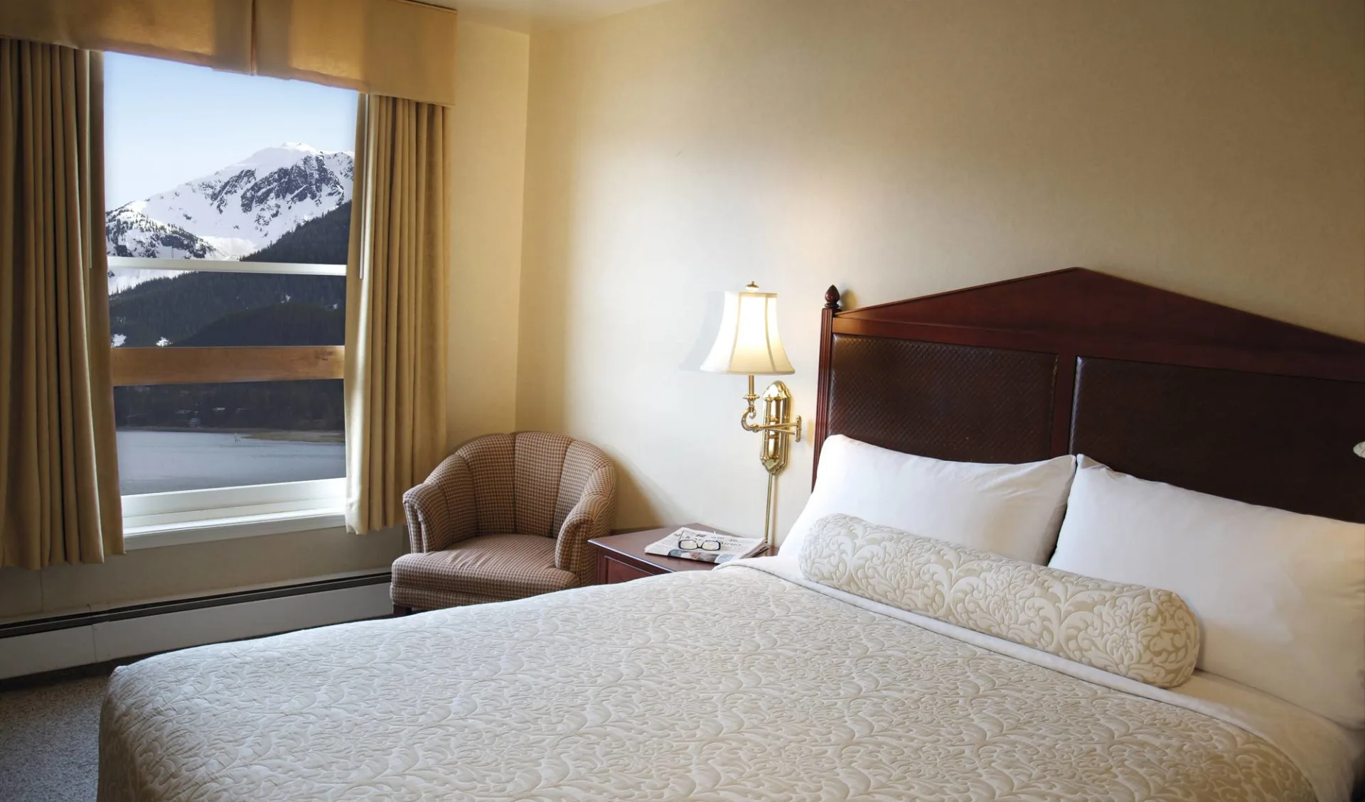 Baranof Hotel, BW Signature Collection in Juneau:  Westmark Baranof - Standard Room c Jonview