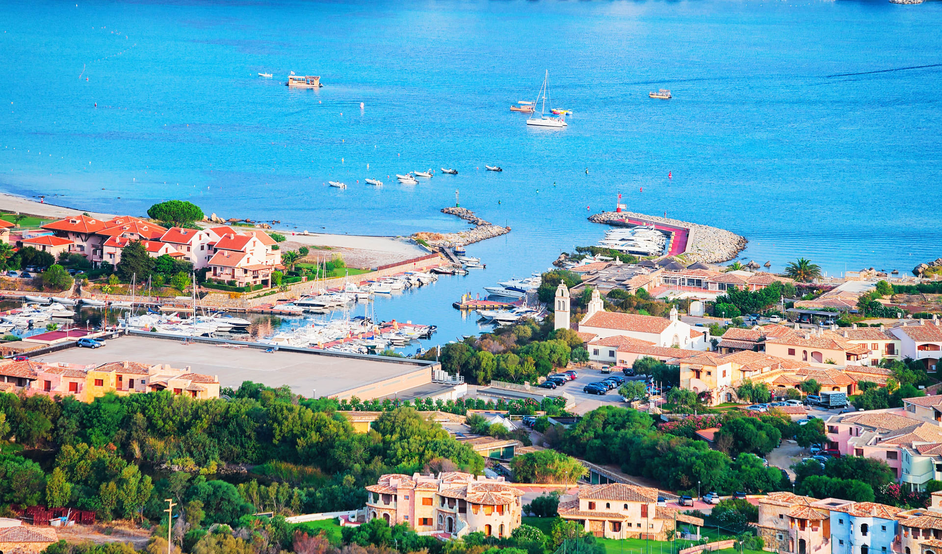 Badeferien im Abi d'Oru Beach Hotel & Spa ab Nordsardinien: Sardinien_Rotondo_Hafen_