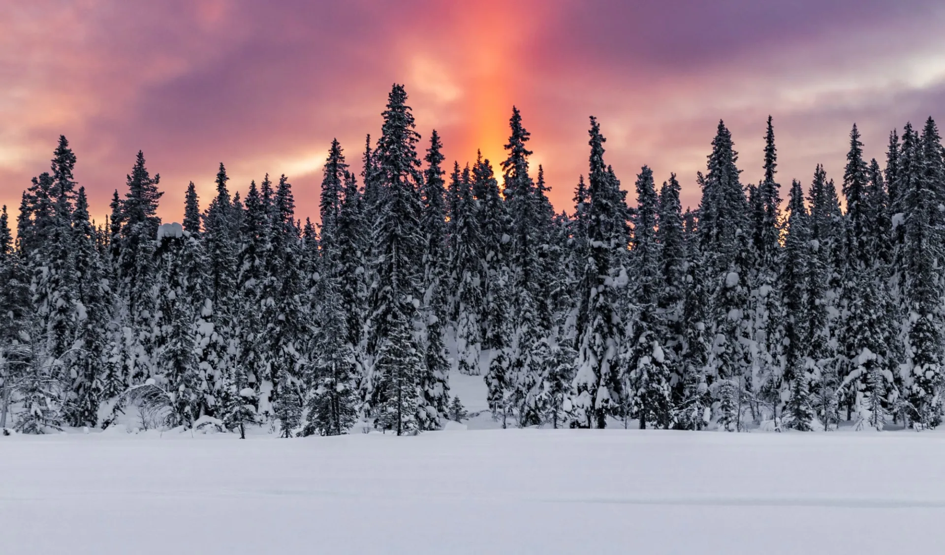 ICE Hotel in Jukkasjärvi: Schweden Jukkasjarvi Sonnenaufgang