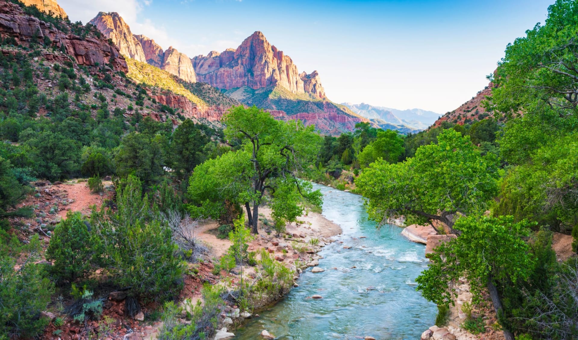 Holiday Inn Express Zion Nationalpark in Springdale: shutterstock_1171635766_zion