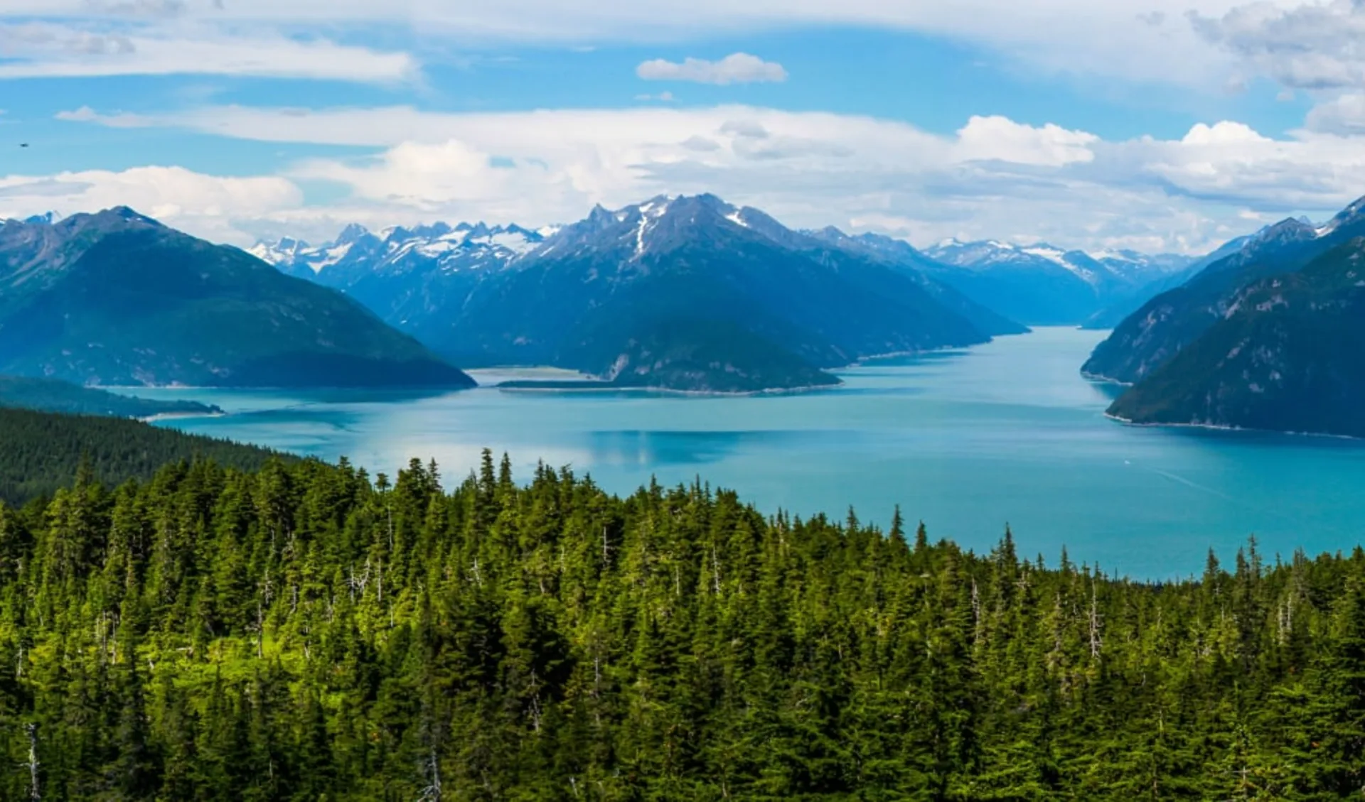 Hotel Halsingland in Haines: shutterstock_1248167641_haines