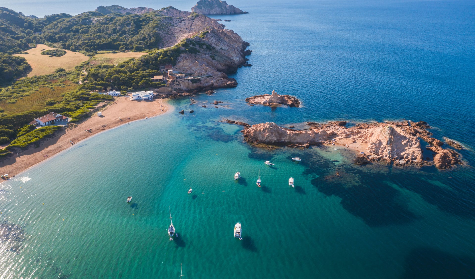 Badeferien im Insotel Punta Prima Prestige Suites & Spa ab Menorca: shutterstock_1809533377_Insotel_Punta_Prima_Suites