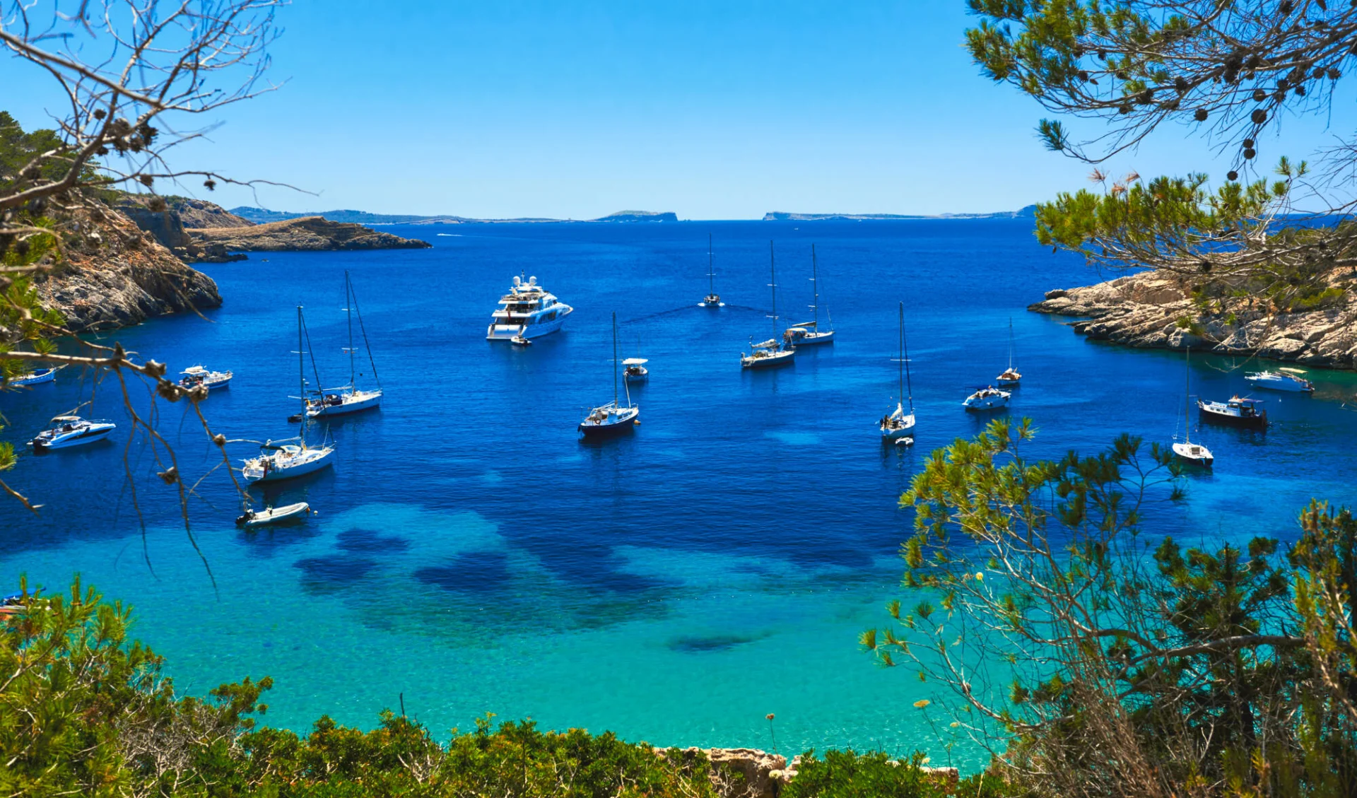 Badeferien im El Somni Ibiza Dream Hotel by Grupotel: shutterstock_662612836_Grupotel Cala San Vicente_Ibiza