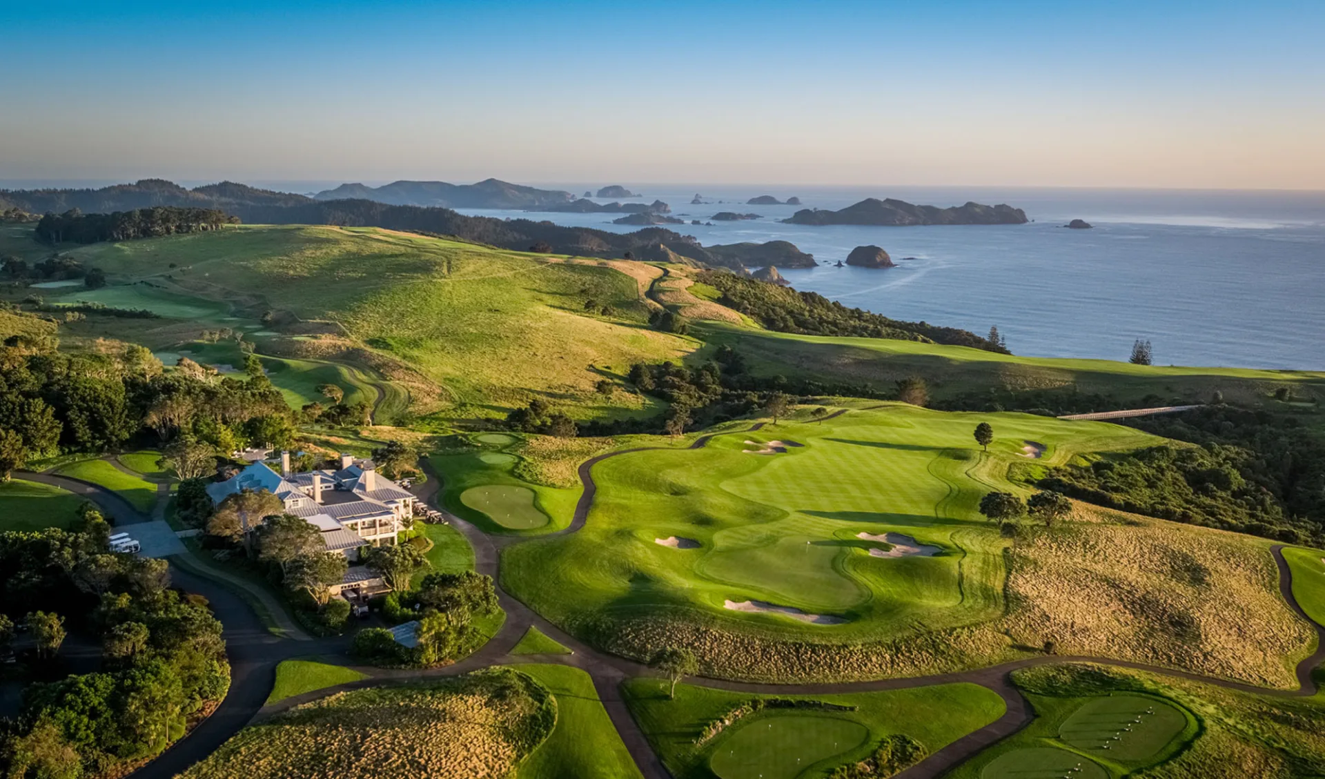 Rosewood Kauri Cliffs in Matauri Bay: The_Lodge_at_Kauri_Cliffs_Aerial