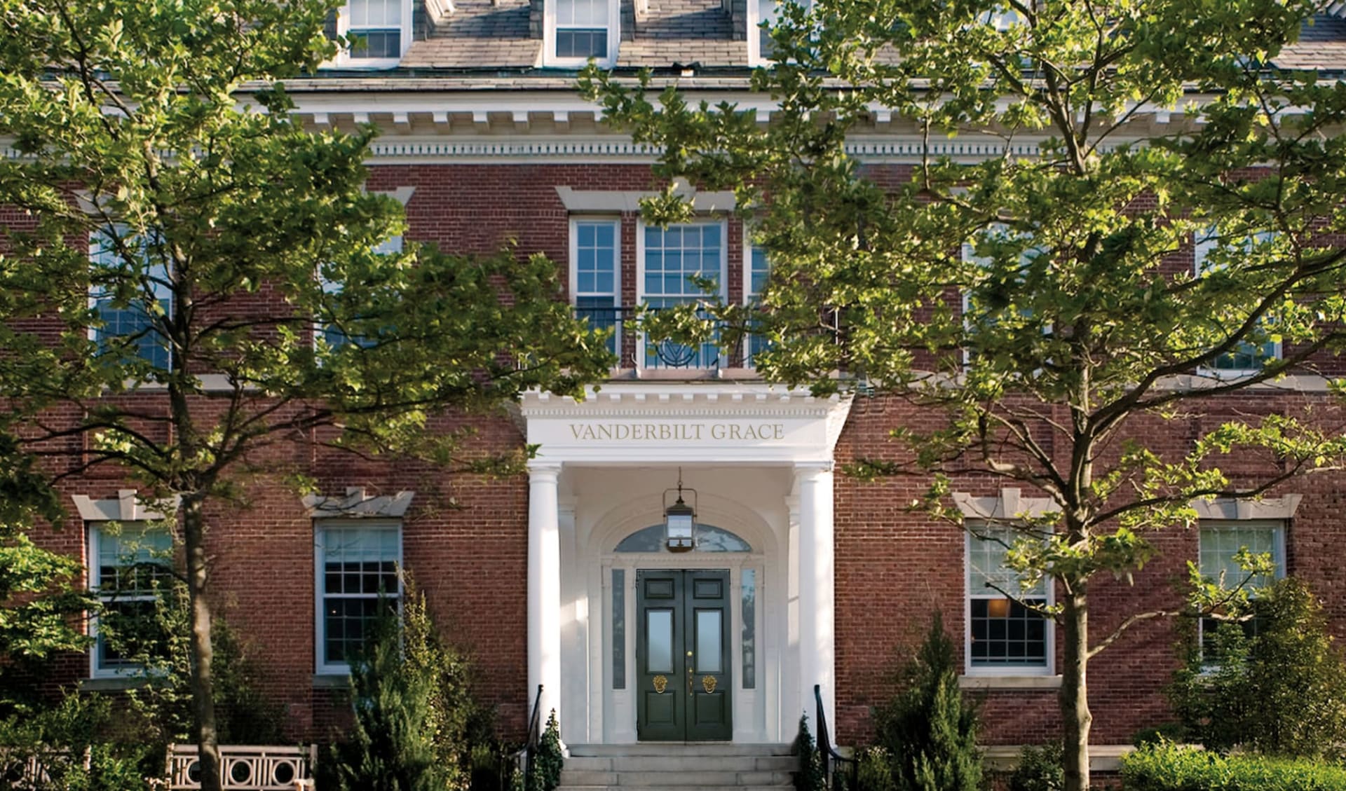 The Vanderbilt in Newport: The Vanderbilt_Aussen