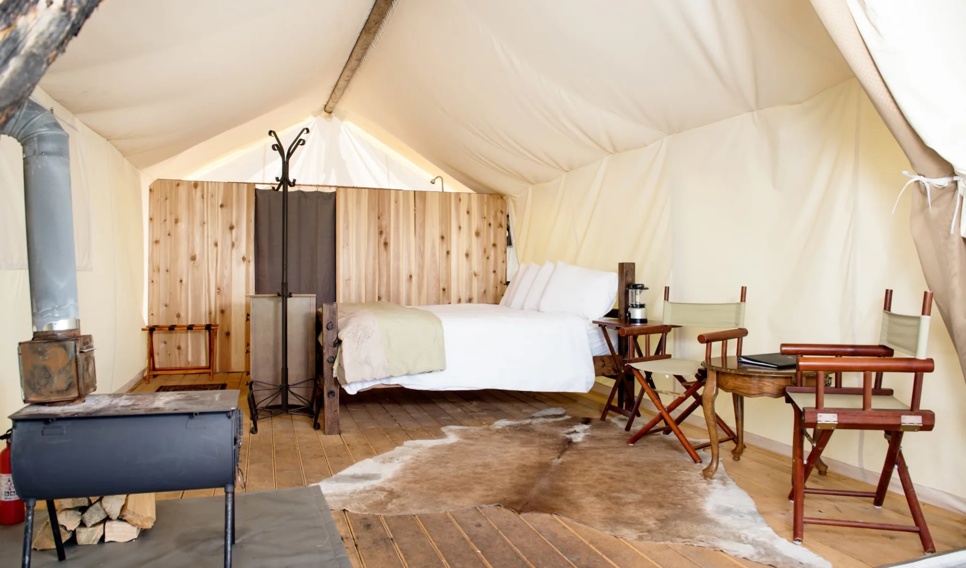 Under Canvas Yellowstone in West Yellowstone: Under Canvas Yellowstone - Deluxe Tent