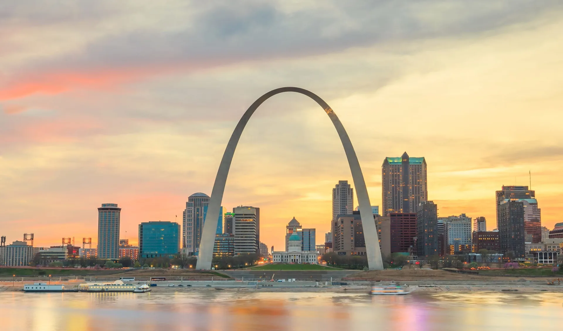 Geführte Reise - Route 66 ab Chicago: USA - St. Louis - Gateway Arch mit Skyline