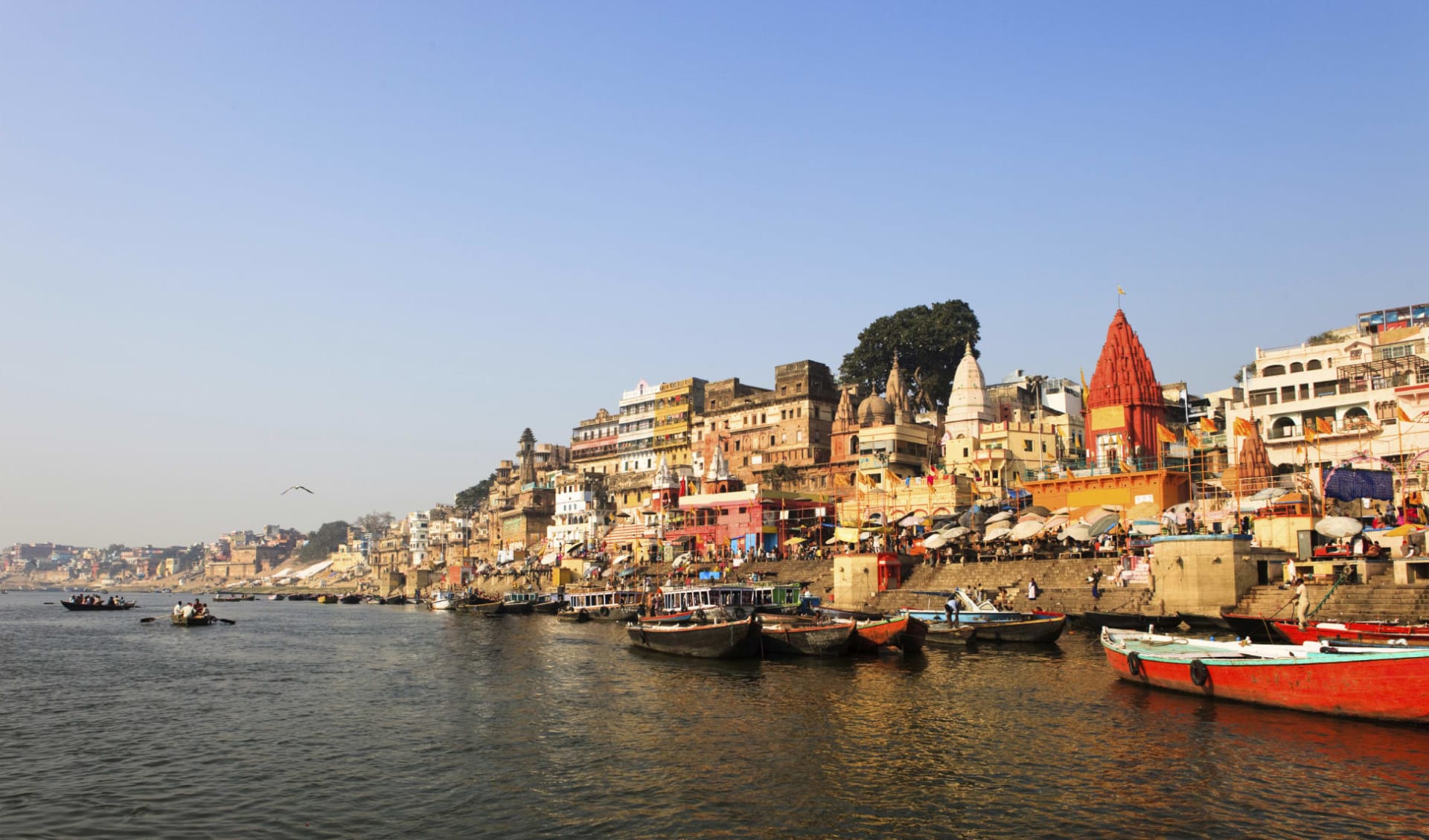 Reise zum heiligen Ganges ab Delhi: Varanasi: view from the river