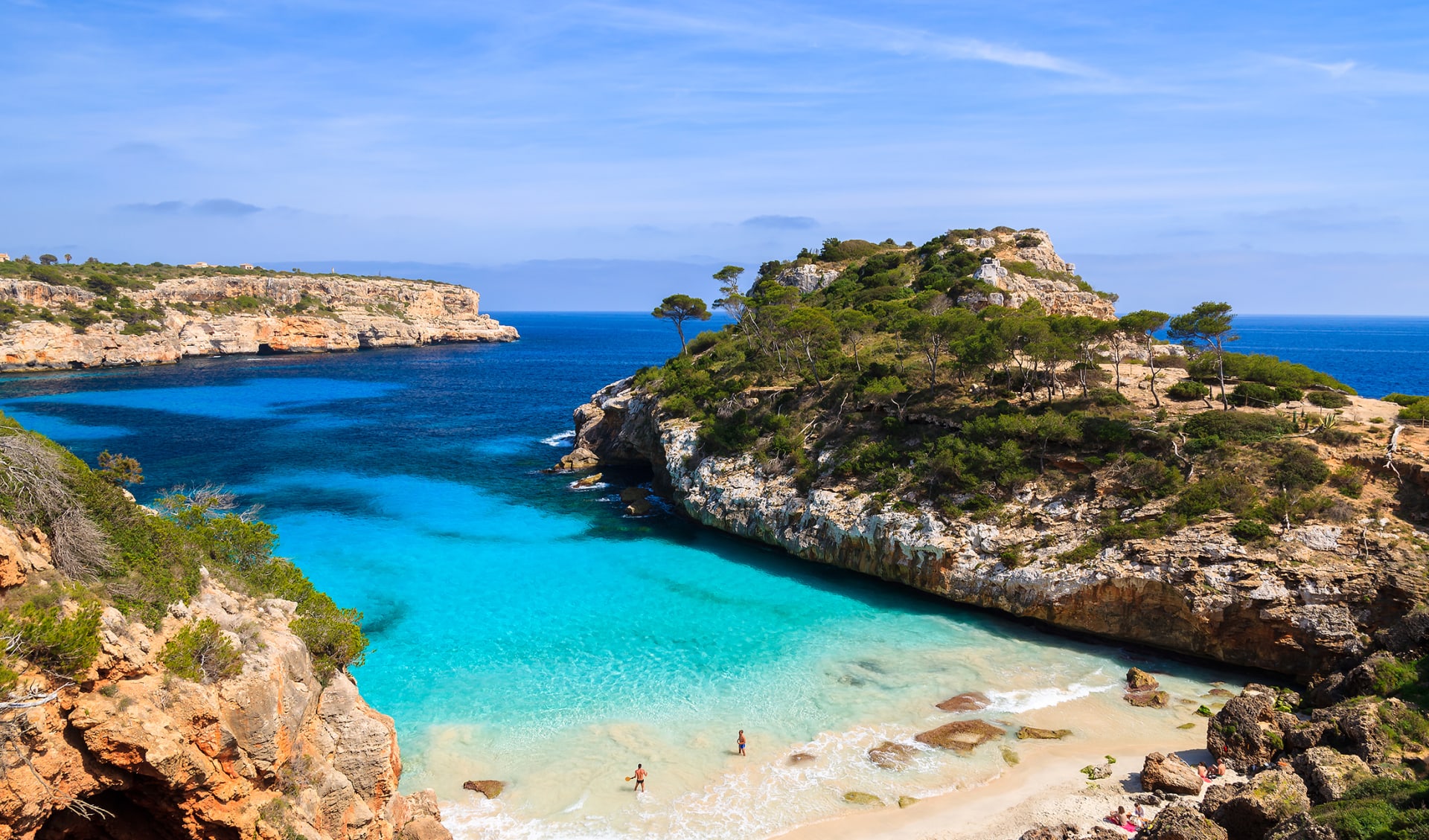 Badebucht mit Strand Mittelmeer