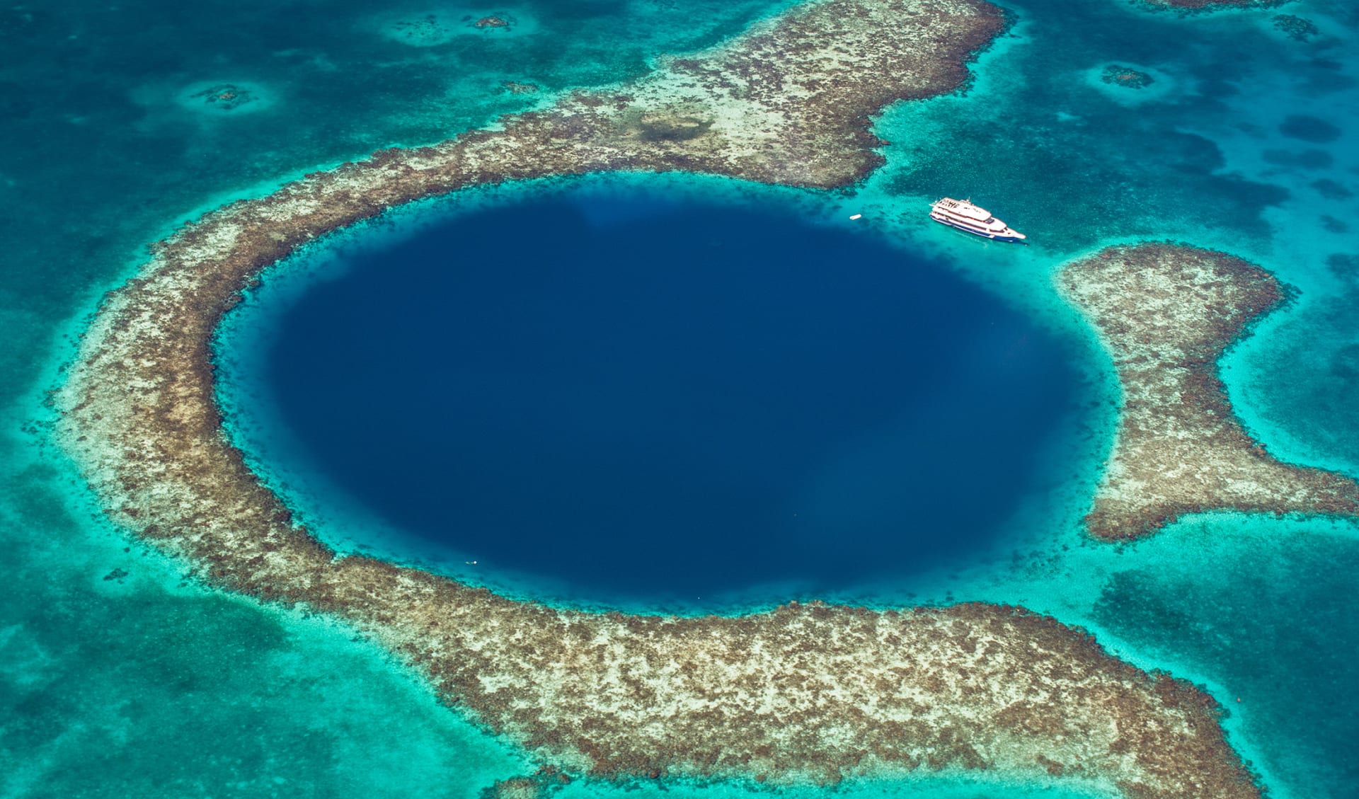 Das große blaue Loch in Belize