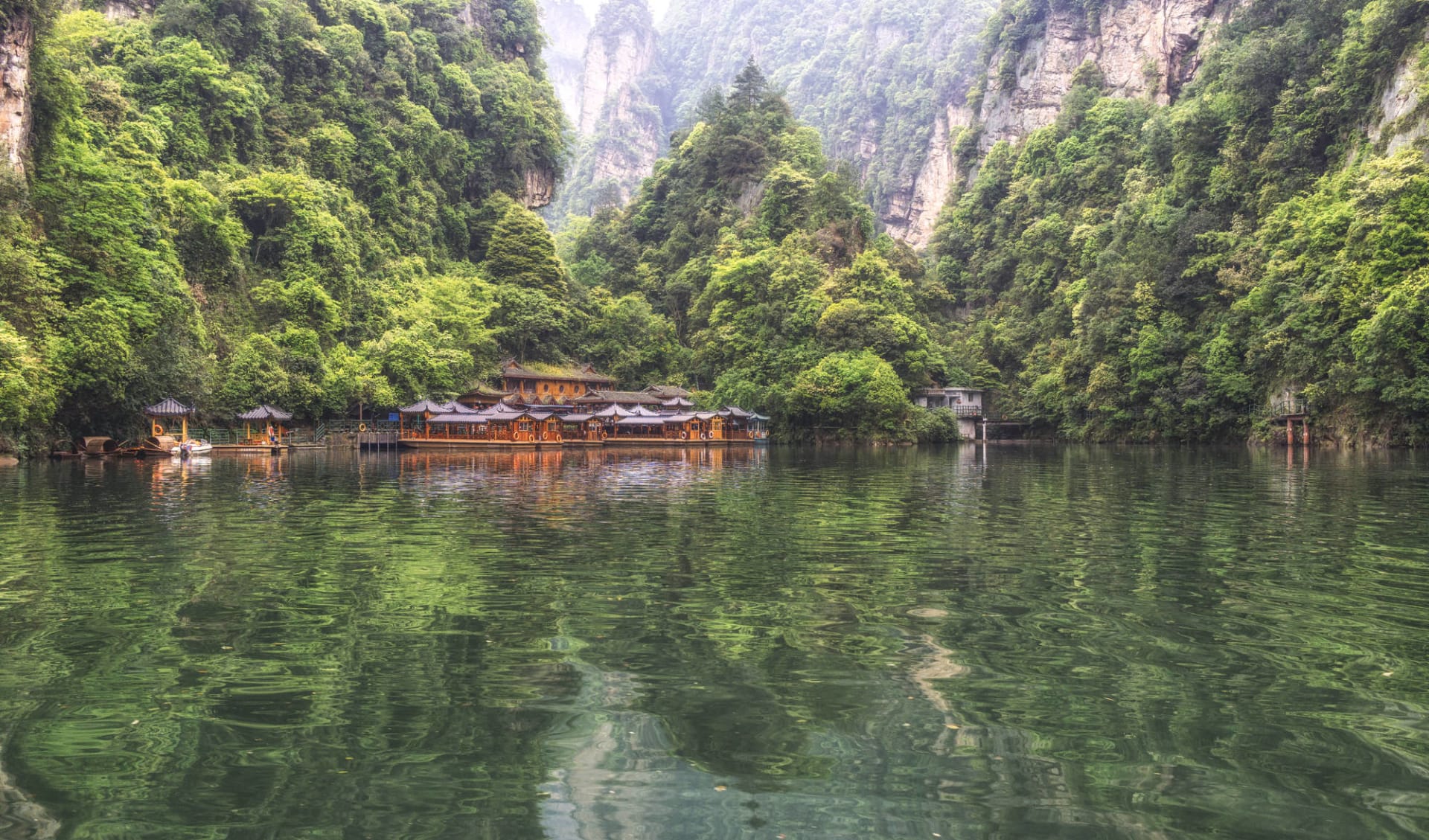 Märchenhaftes Südchina ab Shanghai: Zhangjiajie Baofeng Lake at Wulingyuan scenic area