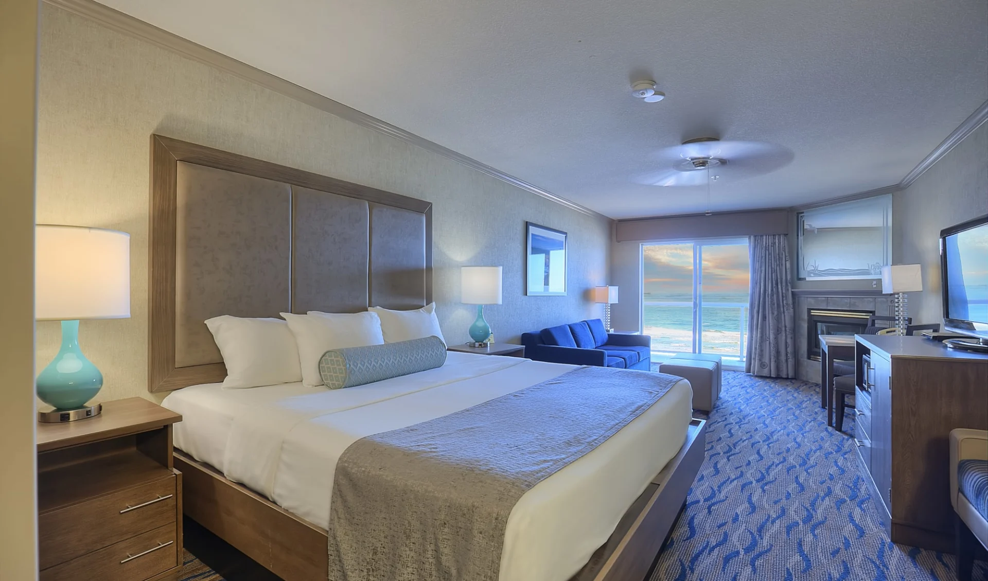 Elizabeth Oceanfront Suites in Newport: Zimmer_Elizabeth Oceanfront Suites_King Oceanfront Room_Tourmappers