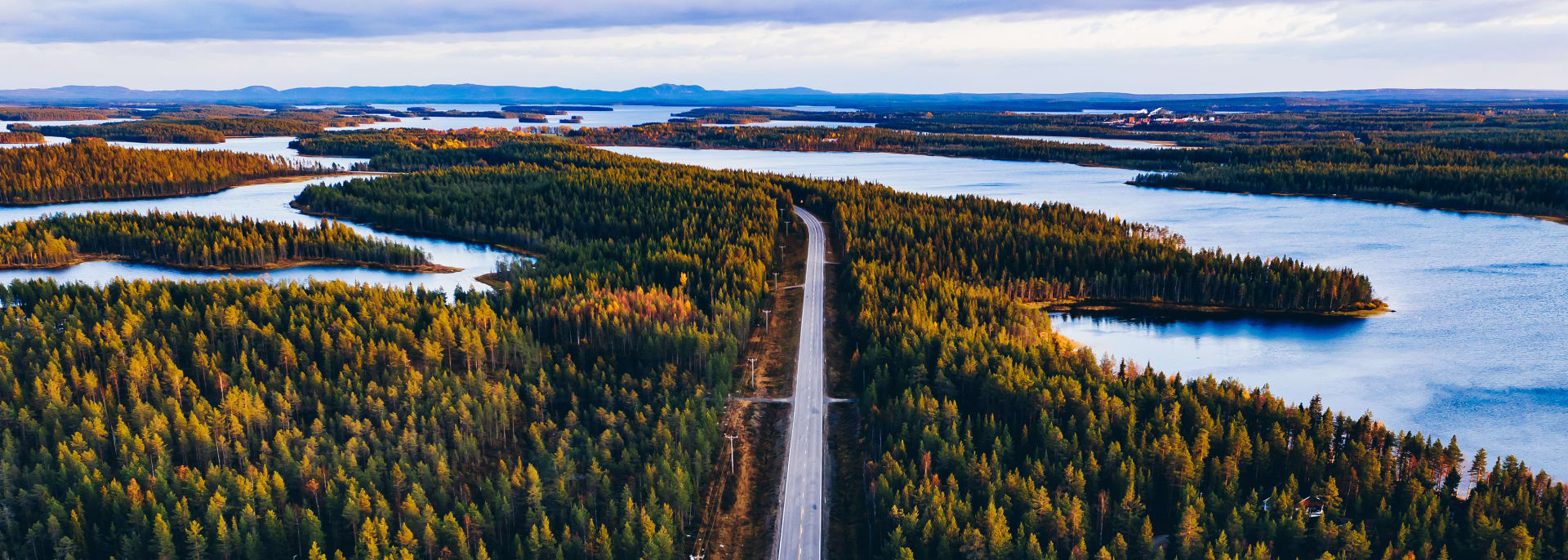 Mietwagenrundreisen, Waldstrasse, Finnland