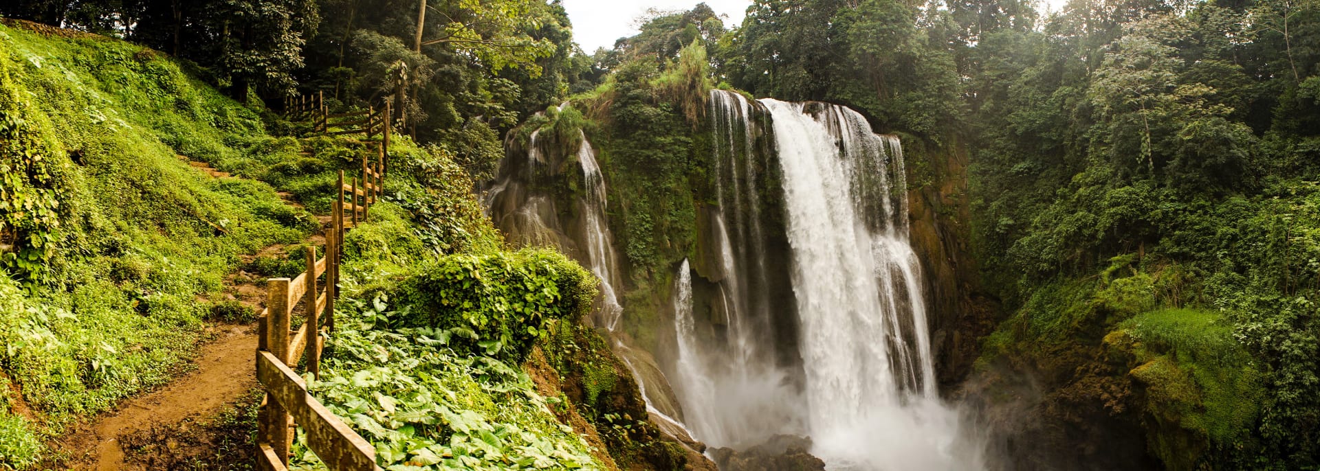 Wasserfall Pulhapanzak in Honduras.