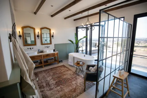 Otjiwa Safari Mountain Lodge
