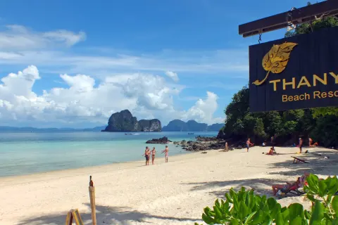 Thanya Resort