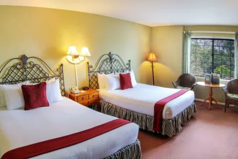 Cambria Pines Lodge