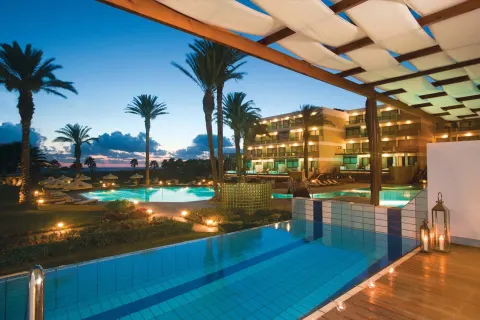 Badeferien im Constantinou Bros Asimina Suites Hotel