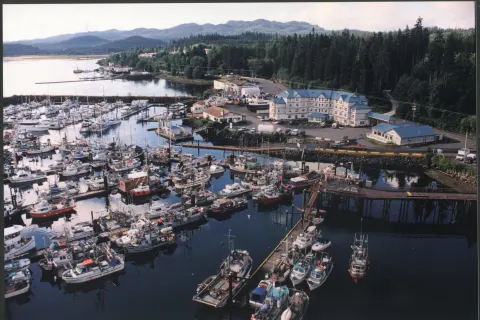 Quarterdeck Inn & Marina Resort