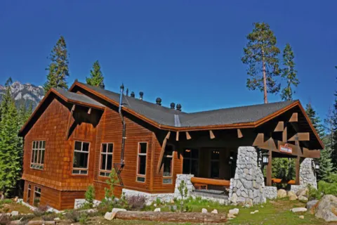 Wuksachi Lodge