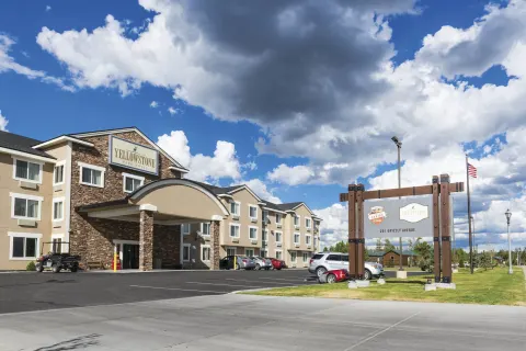 Yellowstone Park Hotel