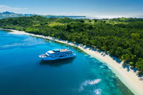 Mit Blue Lagoon Cruises die Mamanucas und Yasawas per Schiff entdecken