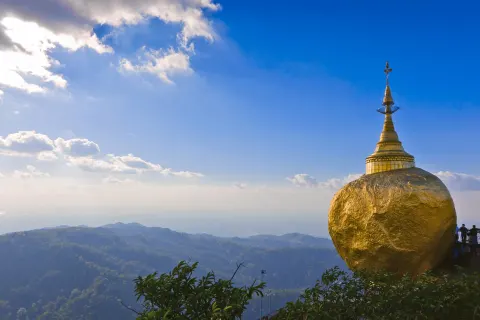 Der magische goldene Felsen