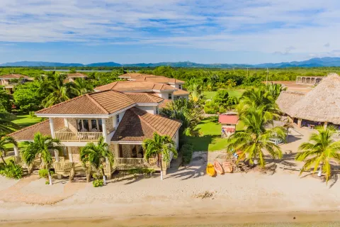Hopkins Bay Resort