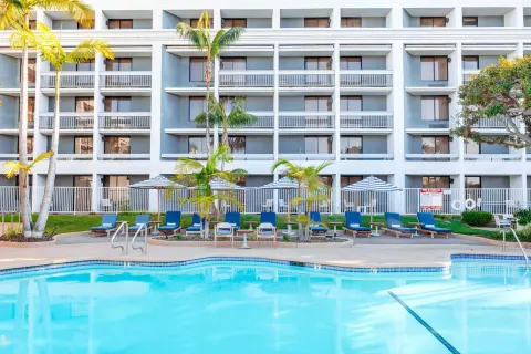 Hotel MdR Marina del Rey – a Doubletree by Hilton