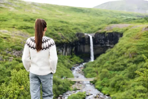Mietwagen und Wanderschuhe für schöne Entdeckungen