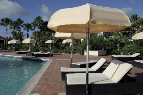 Plaza Beach & Dive Resort