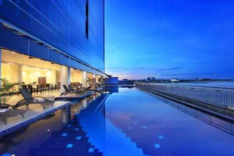 Swiss-Belhotel Waterfront Makassar