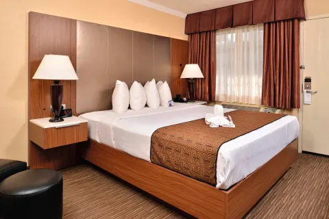 Best Western Hollywood Plaza Inn