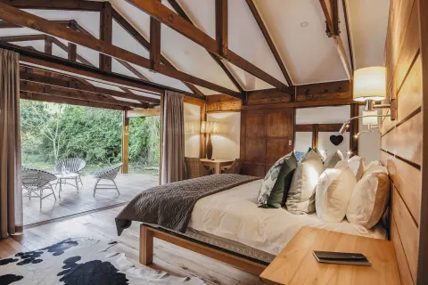 Makakatana Bay Lodge
