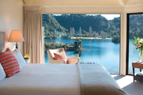 Solitaire Lodge