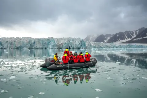 Eisige Wunderwelten – Spitzbergen Grönland & Island eine Leserreise des Tages-Anzeiger & der SonntagsZeitung