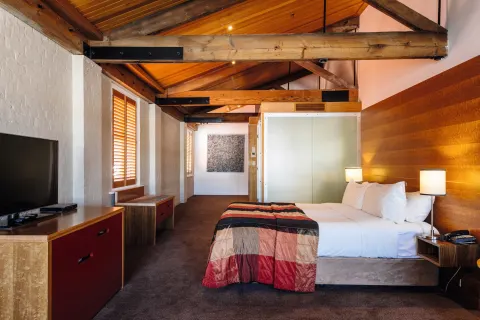 Henry Jones Art Hotel