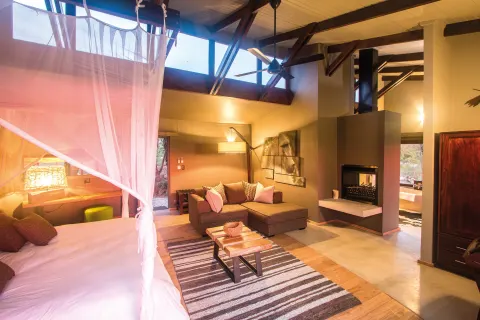 Rhino Ridge Safari Lodge