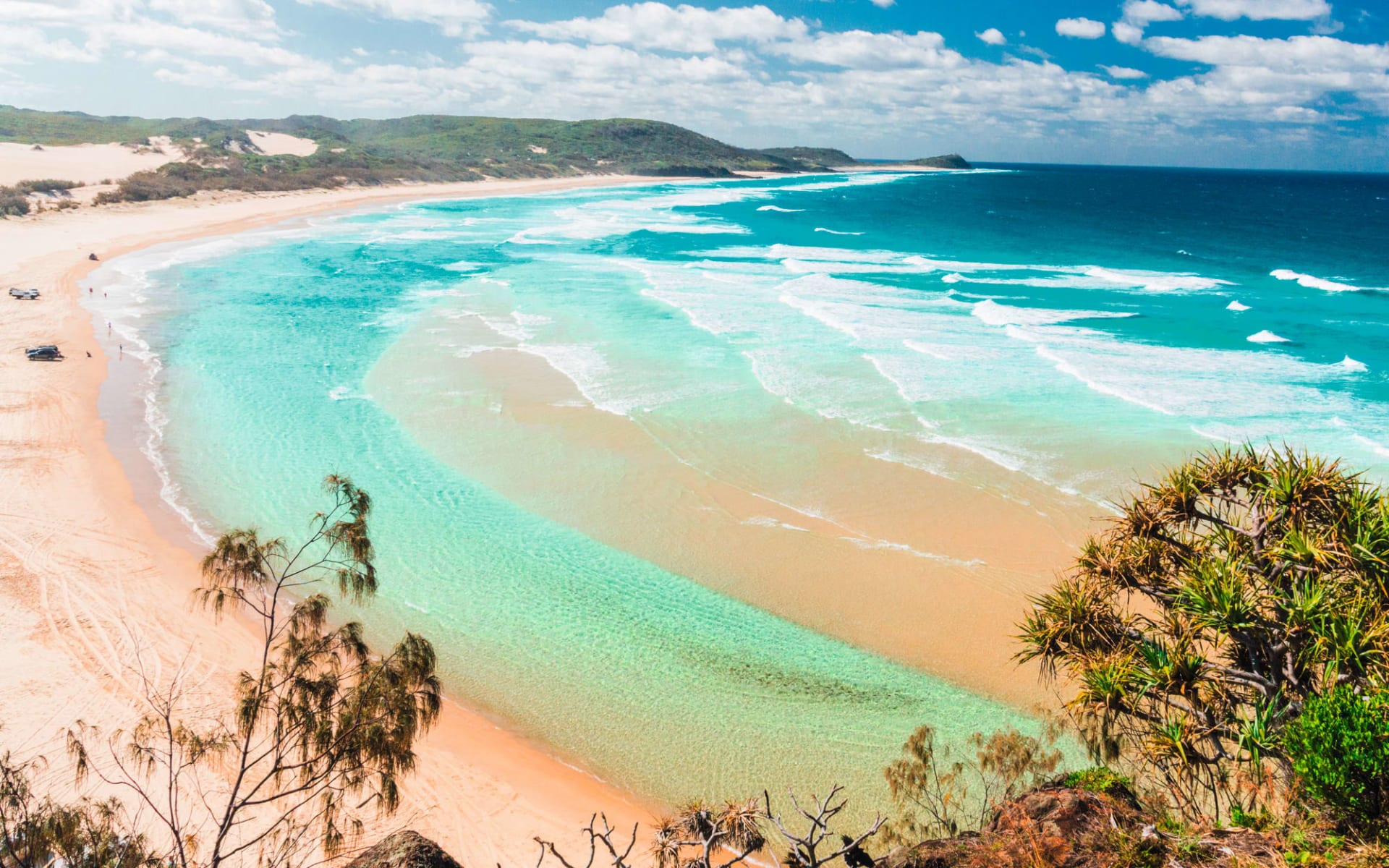 K'gari (Fraser Island) Highlights Tour ab Hervey Bay: Australia - Queensland - Fraser Island - Blick auf Strand von Fraser Island K'gari (Fraser Island) Highlights Tour ab Hervey Bay: Australia - Queensland - Fraser Island - Blick auf Strand von Fraser Island